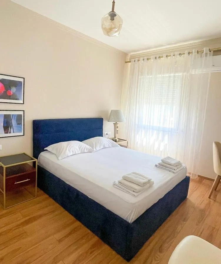 Skyline Sunset City Center Tirana Apartmán